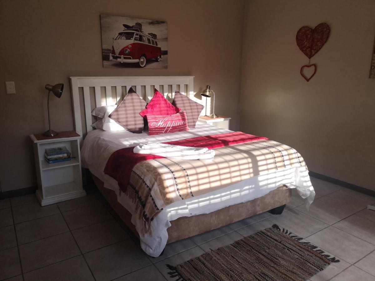 Mackenzies Accommodation イースト・ロンドン エクステリア 写真