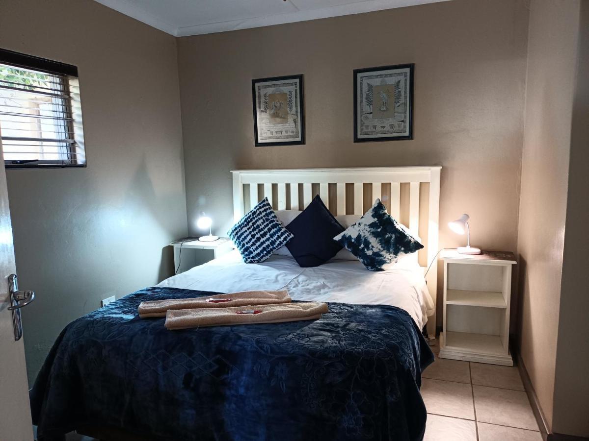 Mackenzies Accommodation イースト・ロンドン エクステリア 写真