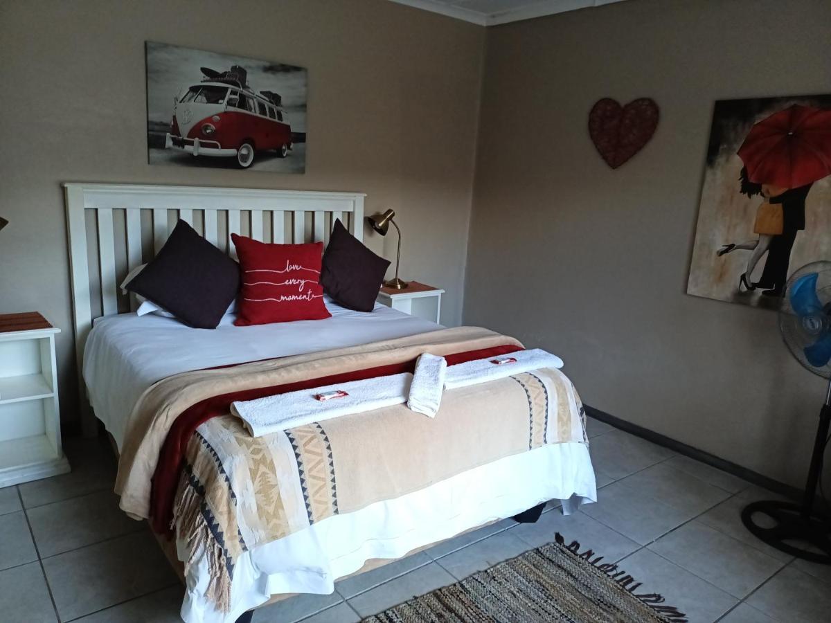 Mackenzies Accommodation イースト・ロンドン エクステリア 写真